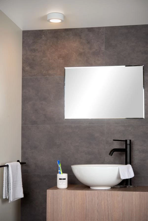 Lucide BRICE-LED - Flush ceiling light Bathroom - Ø 11,7 cm - LED Dim. - 1x8W 3000K - IP44 - White - atmosphere 1